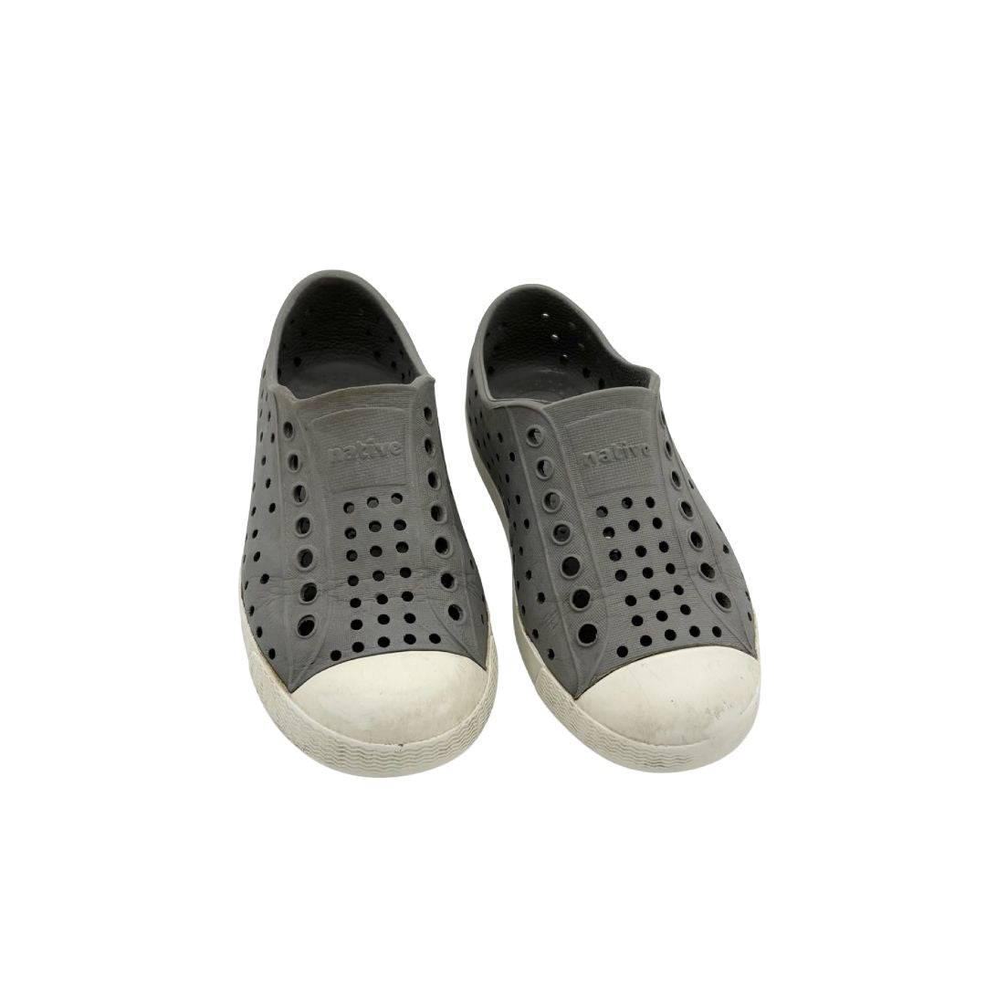 Native grey, 8 little kids