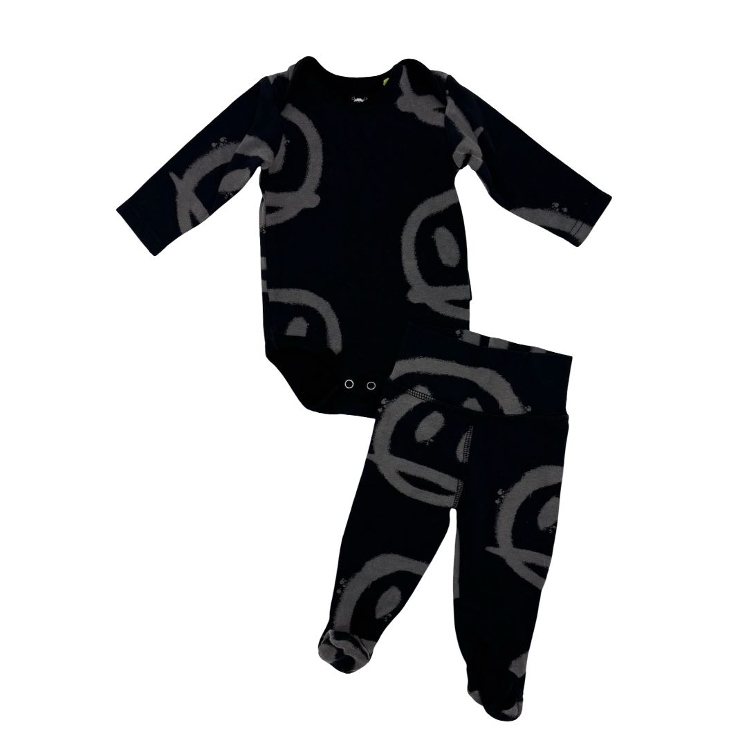 Nununu black w/smile face onesie/pant set, 3-6 months