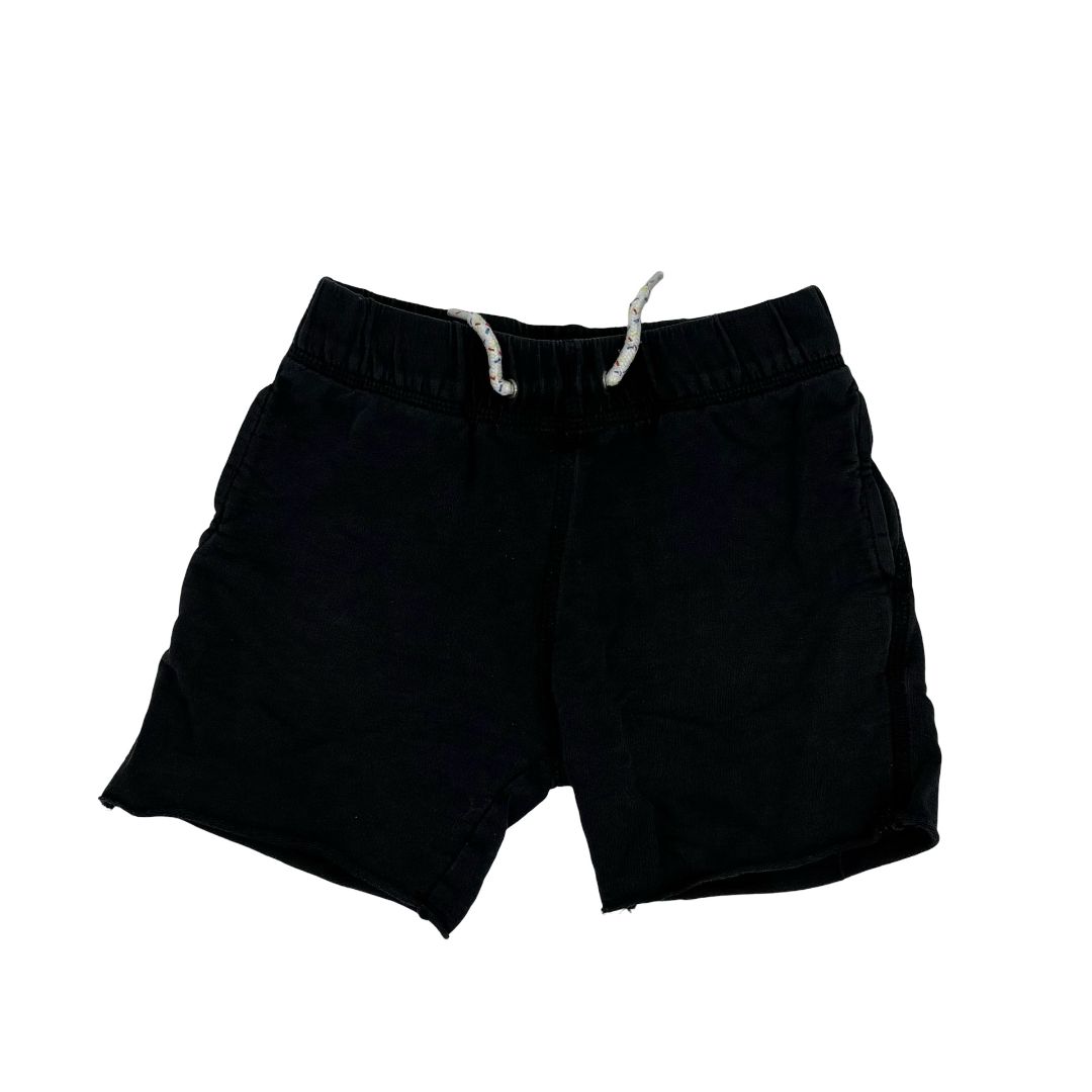 Apaman shorts, 4 years