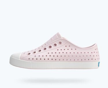 Native NEW IN BOX jefferson milk pink, 13 little kid