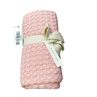 Quincy mae Rose blanket new with tags, One Size