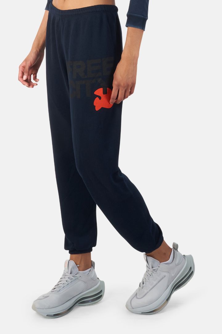 Free City superfluff lux og sweatpant deepspace/orange, womens small