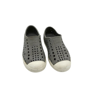 Native grey, 8 little kids