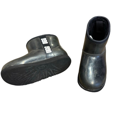 Ugg classic clear black winter boots, 2 big kid