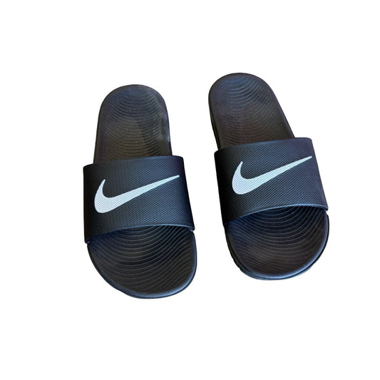 Nike Black kawa slides, 7 youth