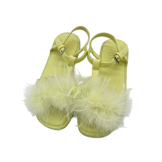 Zara yellow feather sandals, euro 29 little kid