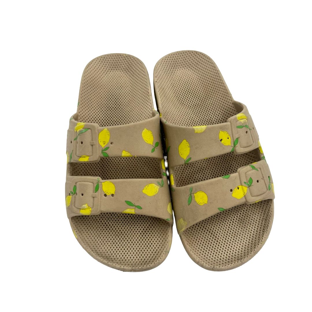 Freedom Moses beige w/lemon sandals, euro 28/29 little kid