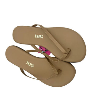 Tkees tan flip flops, 1 big kid