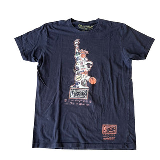 Mitchell & Ness black basketball/statue of liberty tshirt, mens medium
