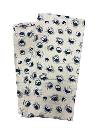 By Billie Large Swaddle blanket