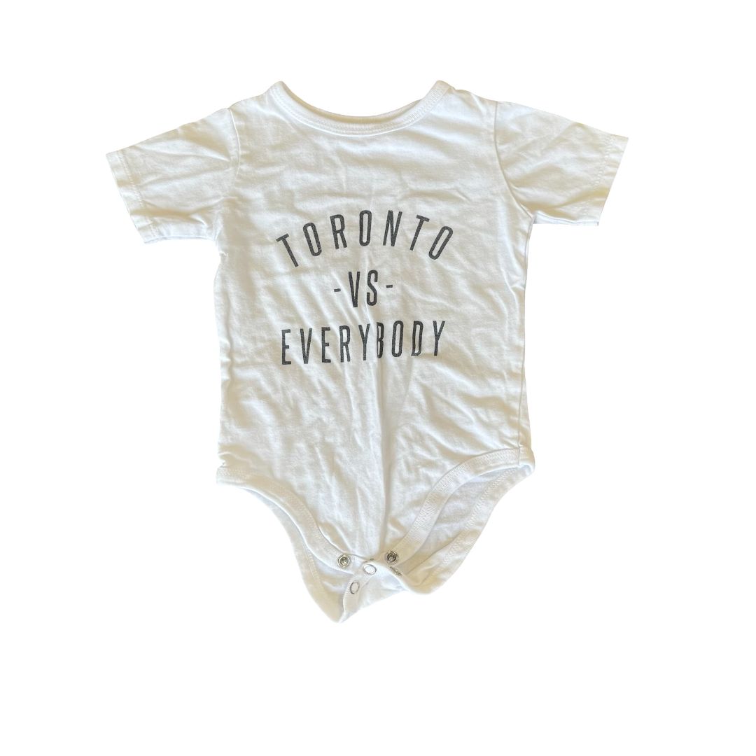 Mini Mioche Toronto vs Everyone onesie, 6-12 months
