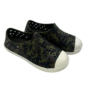 No name camo water shoes, 9-10 little kid