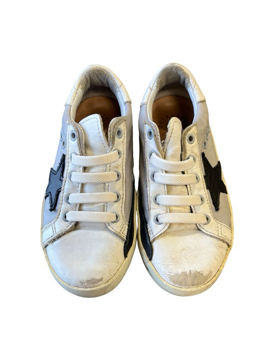 Golden Goose grey w/black star, euro 26