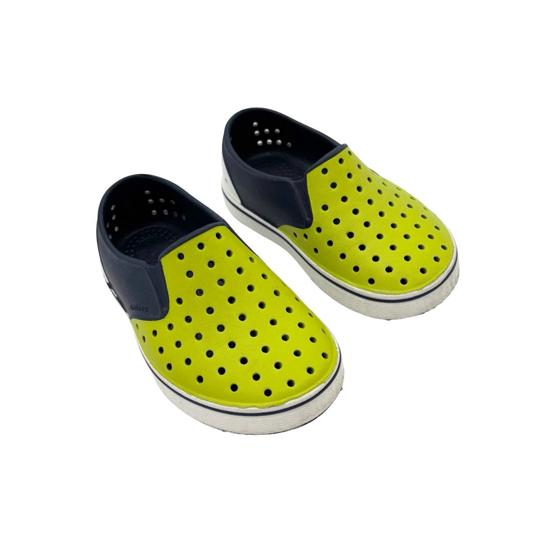 Native green/navy/white Miles, 8 little kid