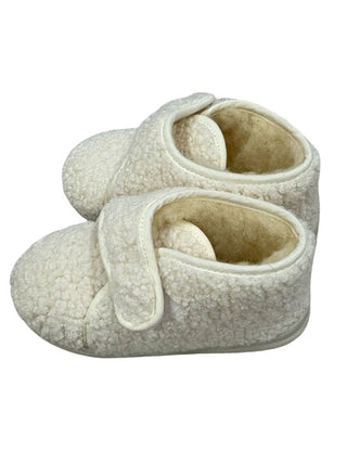 Jacadi White fuzzy slippers, 25 little kids