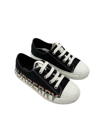 Burberry unisex black Mini Larkhill Low Top Slip Ons, euro 32 big kid