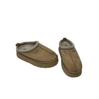 Ugg High top slippers, 7 big kid