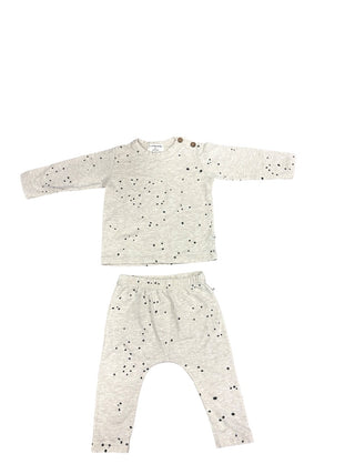 1 + in the Family Oat set with black dots, 6 months