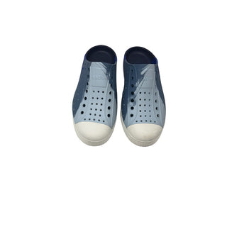 Natives Slide on shoes, 2 big kid