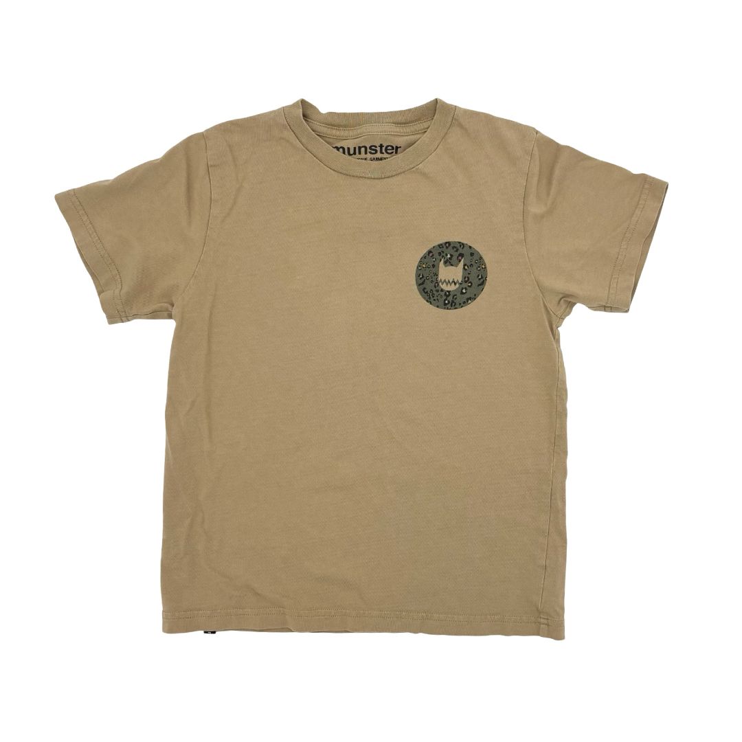 Munster camel tshirt w/green decal on back, 7 years