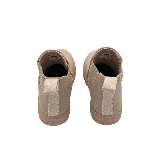 Native pink Treklite boots, 11 little kid