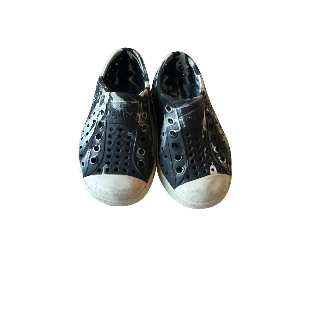 Native Shoes, 6 little kid