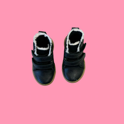 Ugg new with original box, 6