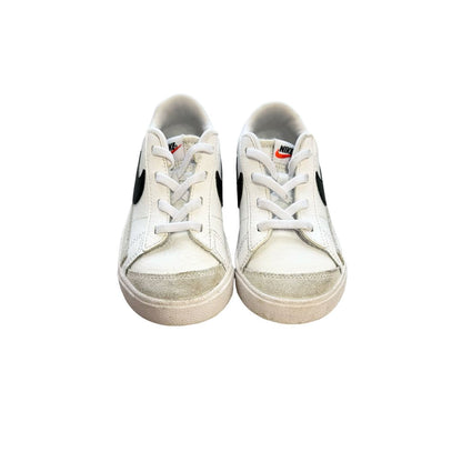 Nike sheos, 10 little kid