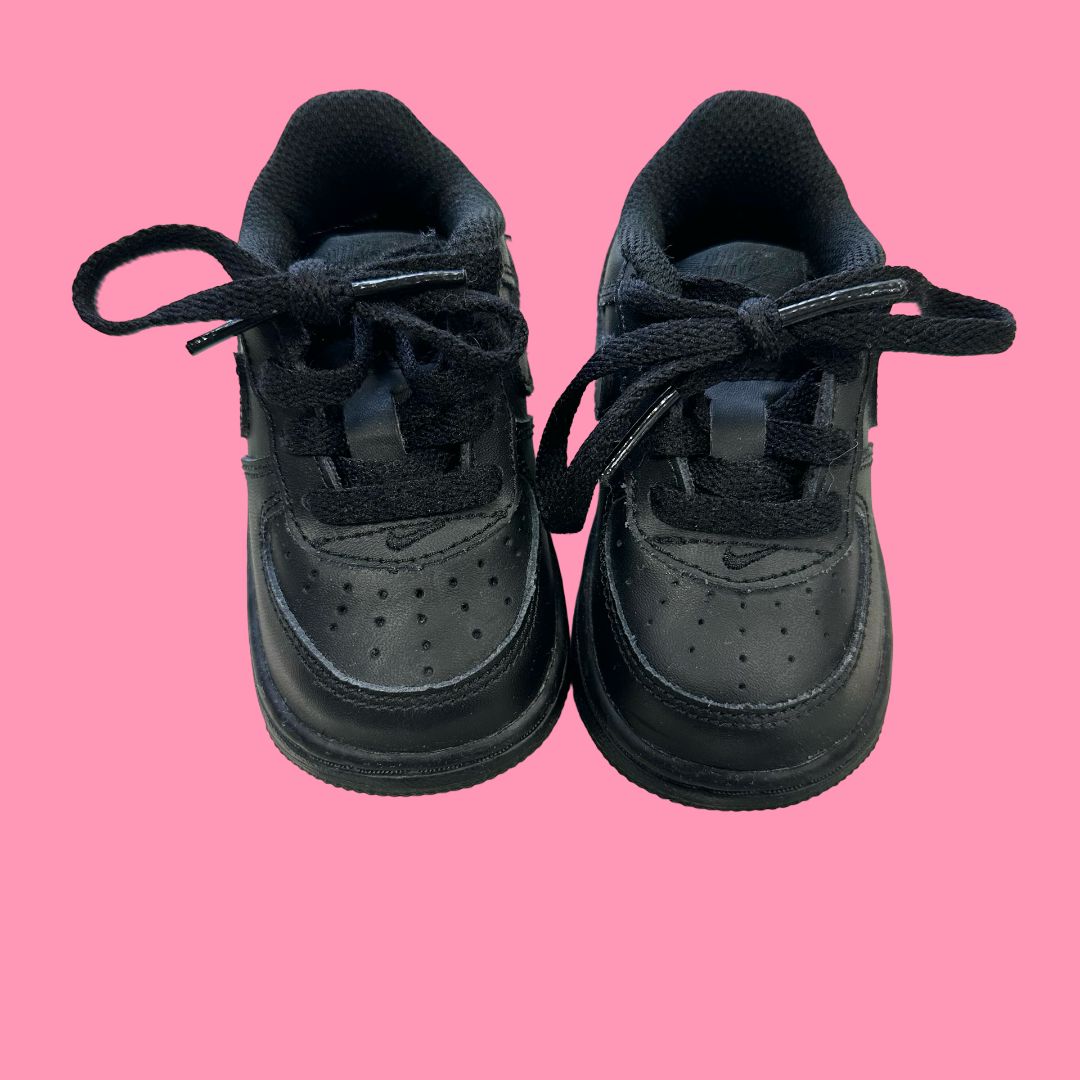 Nike Shoes, 4 little kid