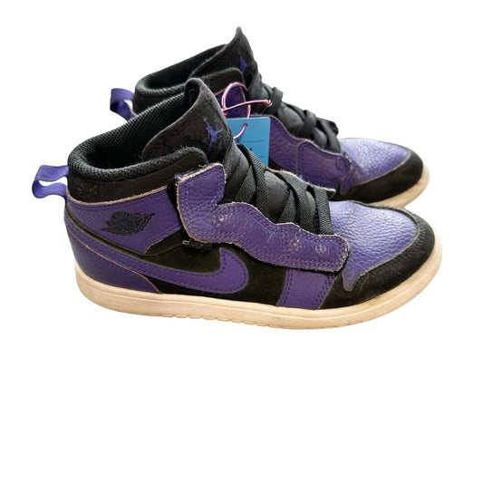 Nike shoes, 2 big kid