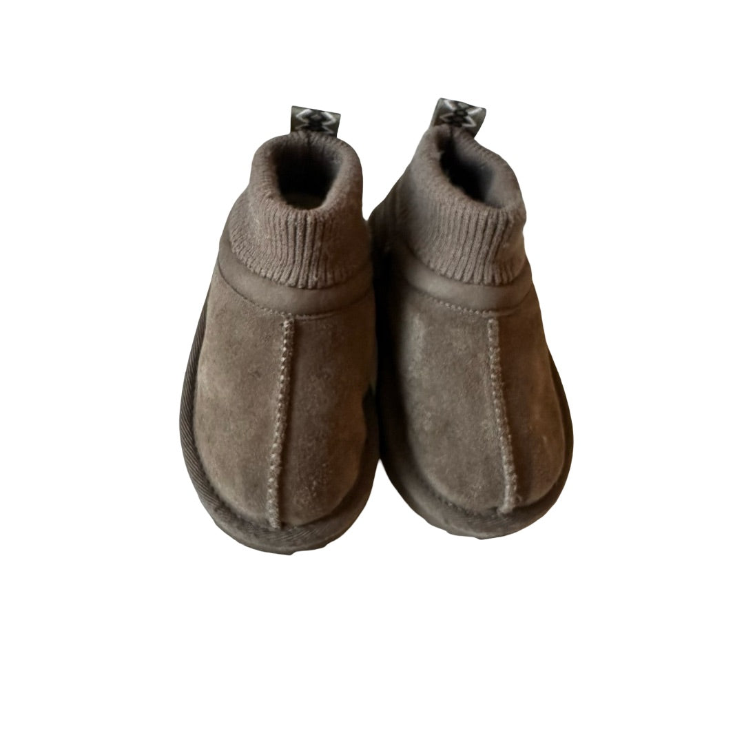 Uggs Shoes/boots, 7 little kid