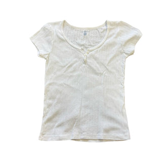 Brandy White Zelly Top with 3 Buttons, o/s