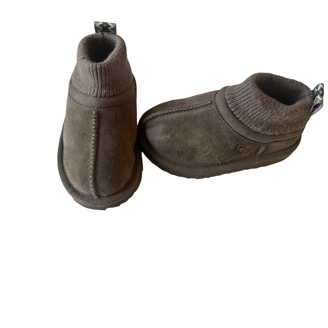 Uggs Shoes/boots, 7 little kid