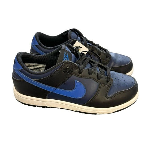 Nike shoes, 2 big kid