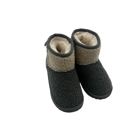 Emu Boots brand new, 9 little kid