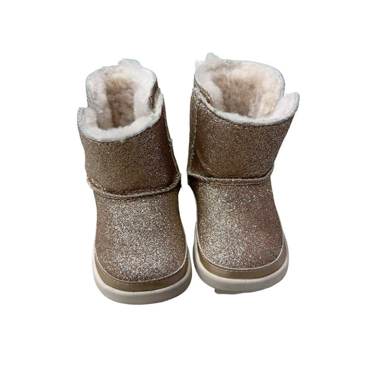 Uggs , 4-5 toddler shoes