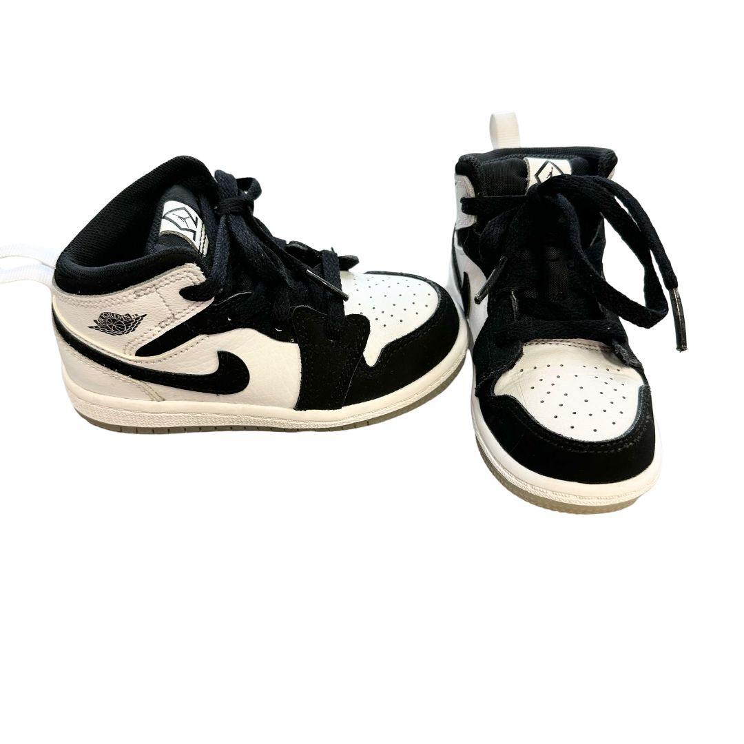 Air Jordan shoes, 8 little kid