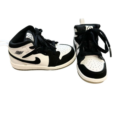 Air Jordan shoes, 8 little kid