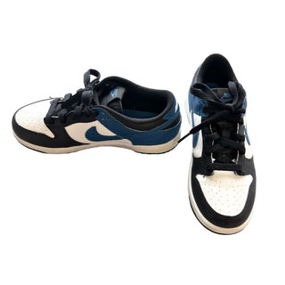 Nike shoes, 3 big kid