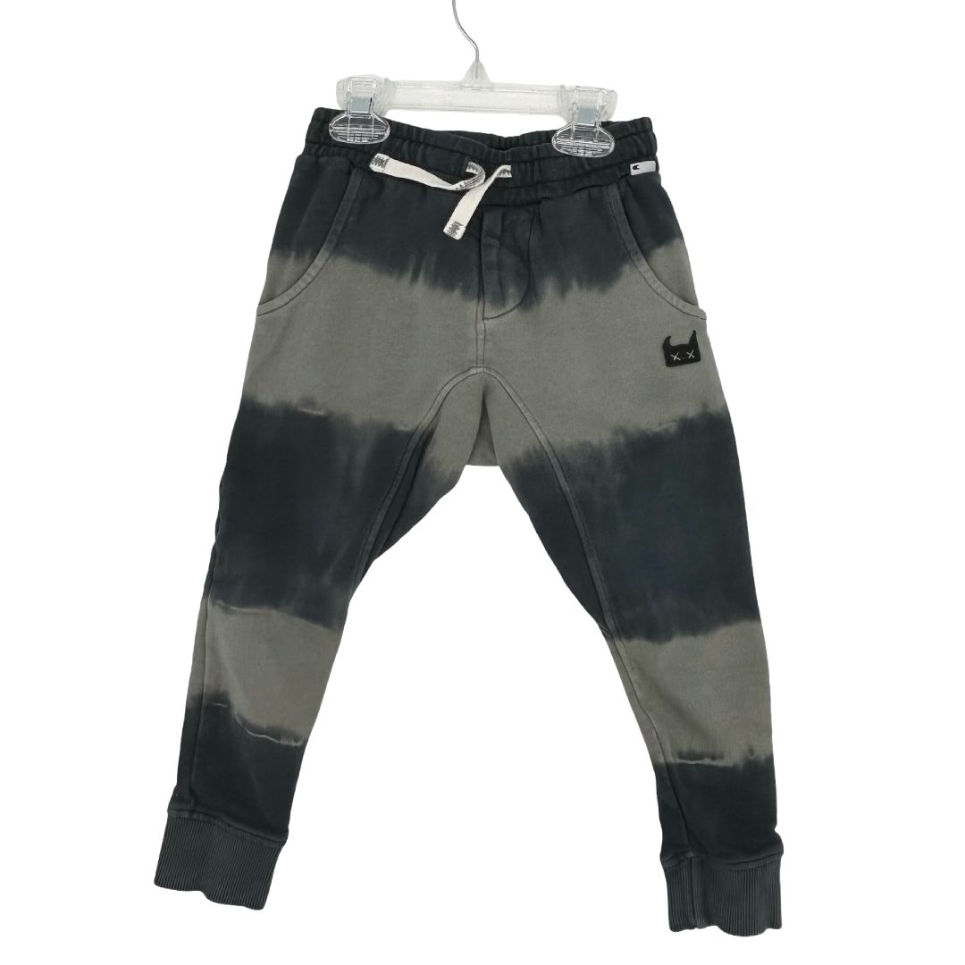 Munster sweatpants, 4 years