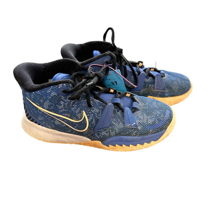 Nike shoes, 4 big kid