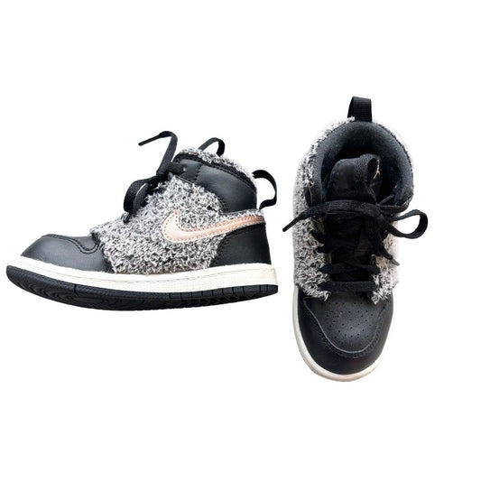 Nike shoes, 8 little kid