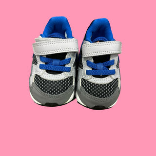 Nike never worn, 3 little kid