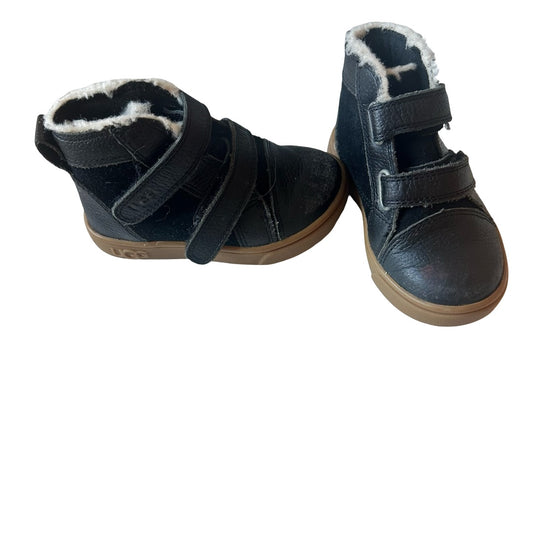 Uggs Boots, 6 little kid