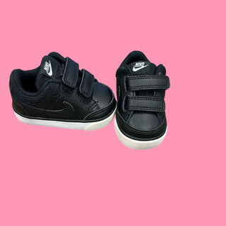 Nike never worn shoes, 2 little kid