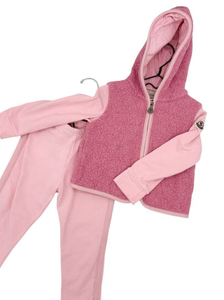 Moncler set * pants tiny stain on back leg, 2 years