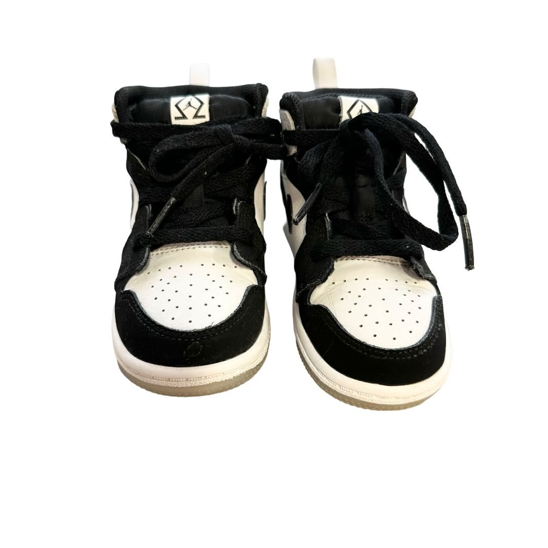 Air Jordan shoes, 8 little kid