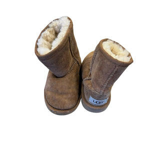 Ugg Classic Beige Ugg with wear, 7 little kid