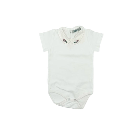 Lab white onesie w/collar, 6 months