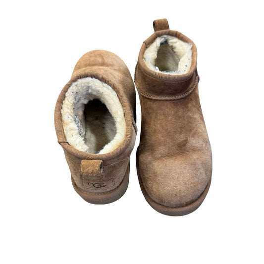 Ugg Classic Beige Ultra Mini Shearling Boot, 6 big kid
